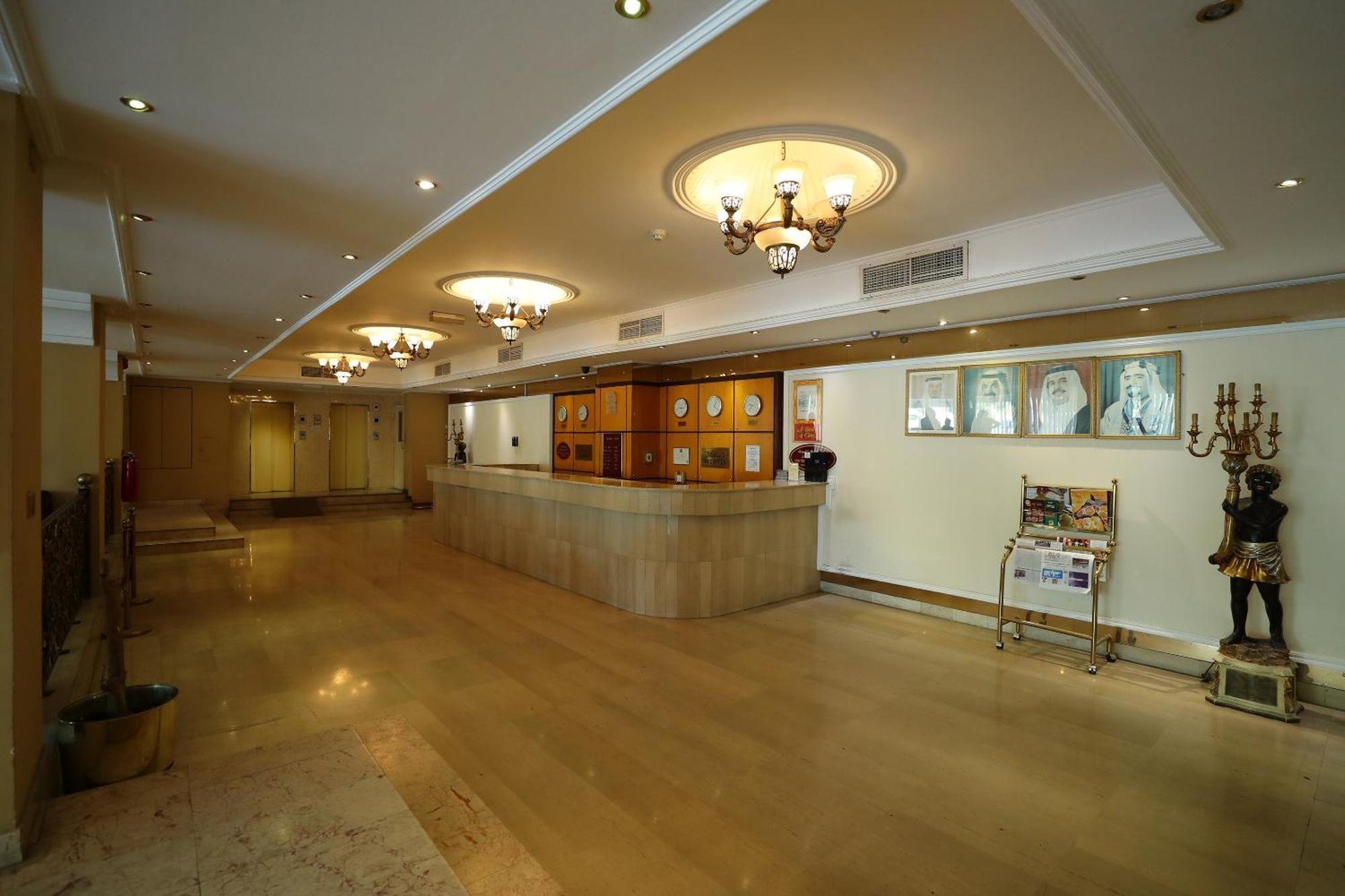 Oyo 112 Semiramis Hotel Manama Exterior foto